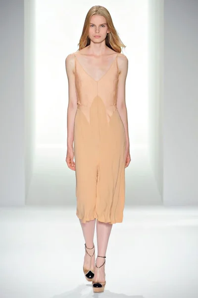 Look 4